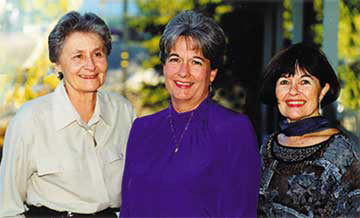 Georgene Bradshaw(左)とCharlene Wrightonf先生